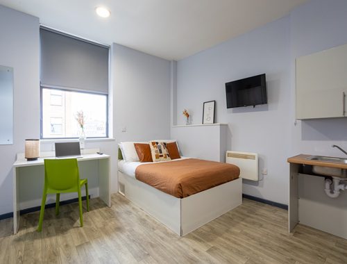 nottingham student accommodation, modern studio room with double bed, all bills included.